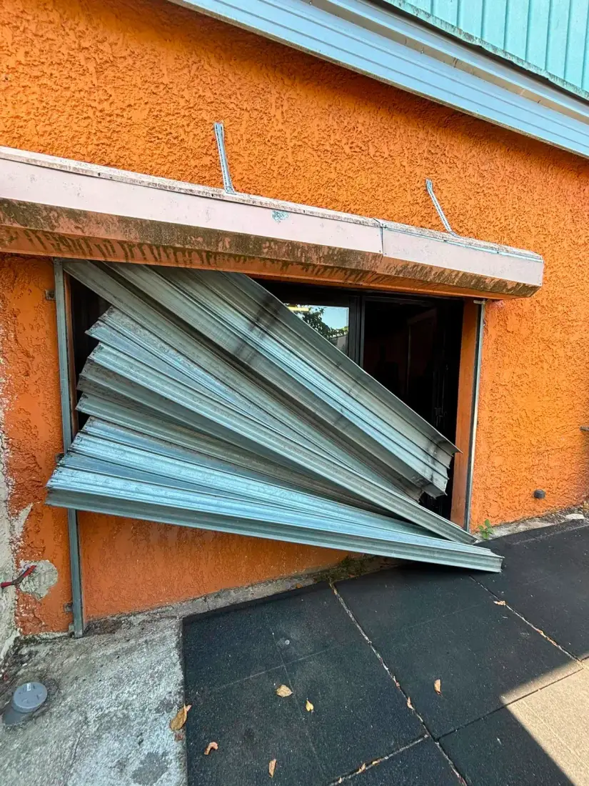 Réparation de rideau métallique à Marseille 11
